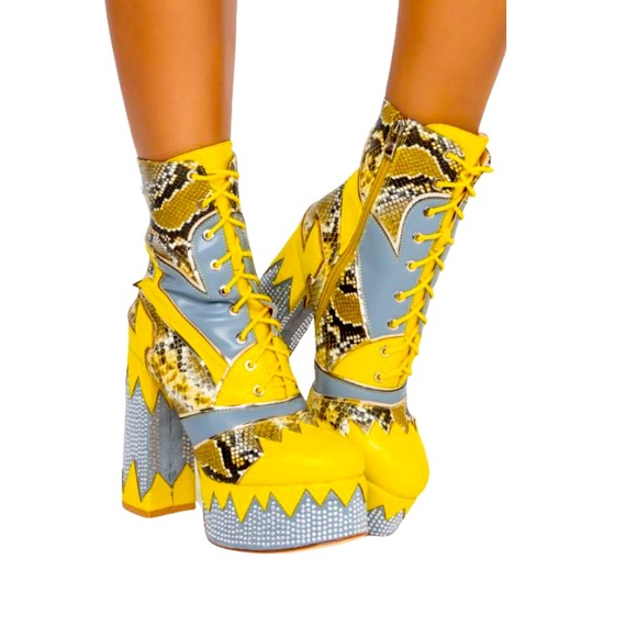 🎉HP🎉 Dolls Kill Black Yellow Animal Print Vegan Leather Ultra Platform Boots - Picture 1 of 4